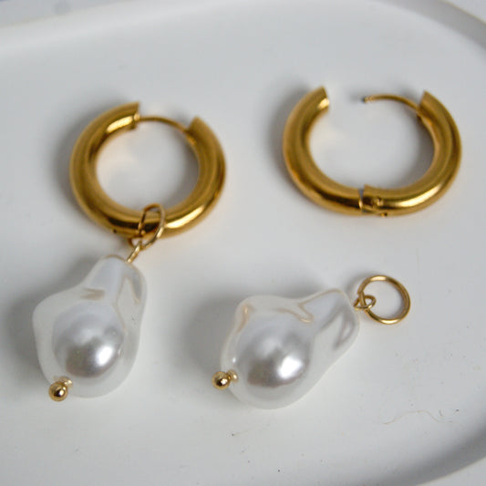 Bold Pearl Hoops