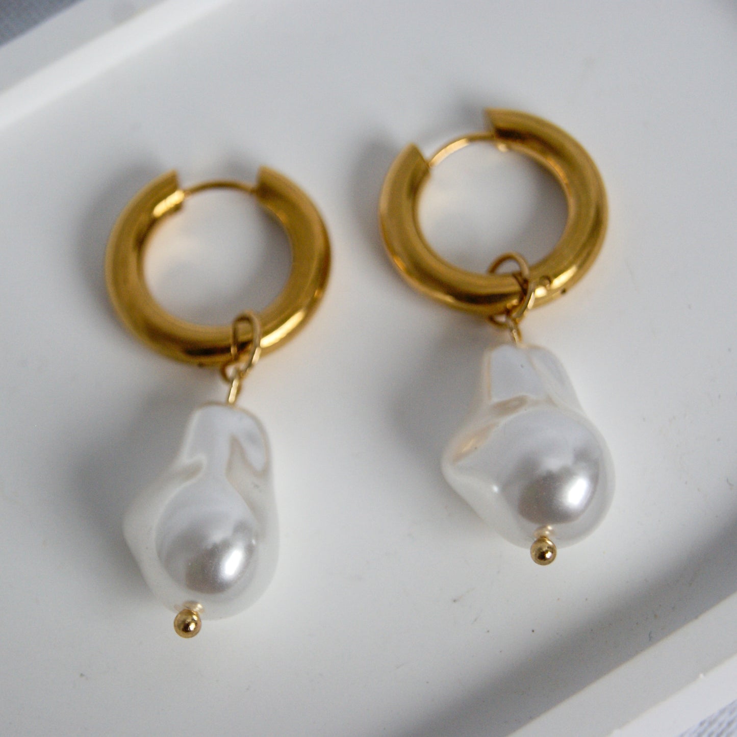 Bold Pearl Hoops